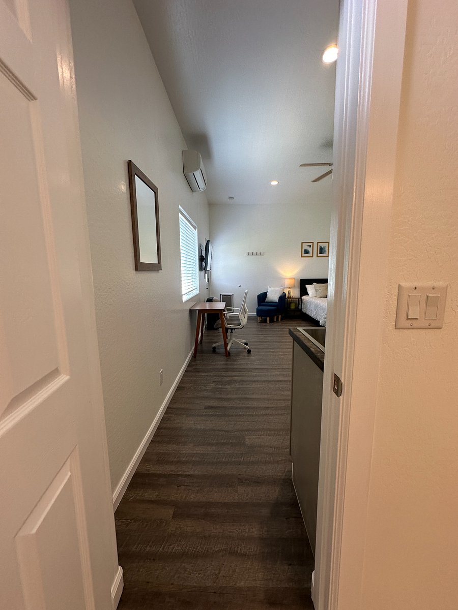 Furnished Finder property 444899_7 photo 4