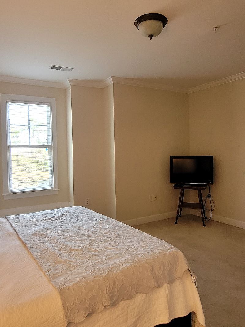 Furnished Finder property 444993_1 photo 11