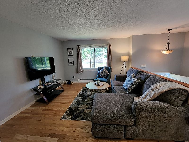Furnished Finder property 445000_1 photo 3