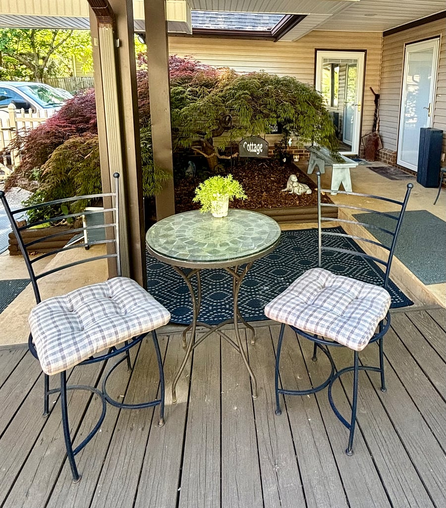 Multiple Sitting Areas for morning tea/coffee, listening to the birds and being in nature.