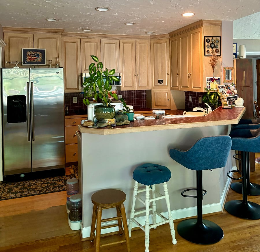Special arrangements may be made to use the kitchen.