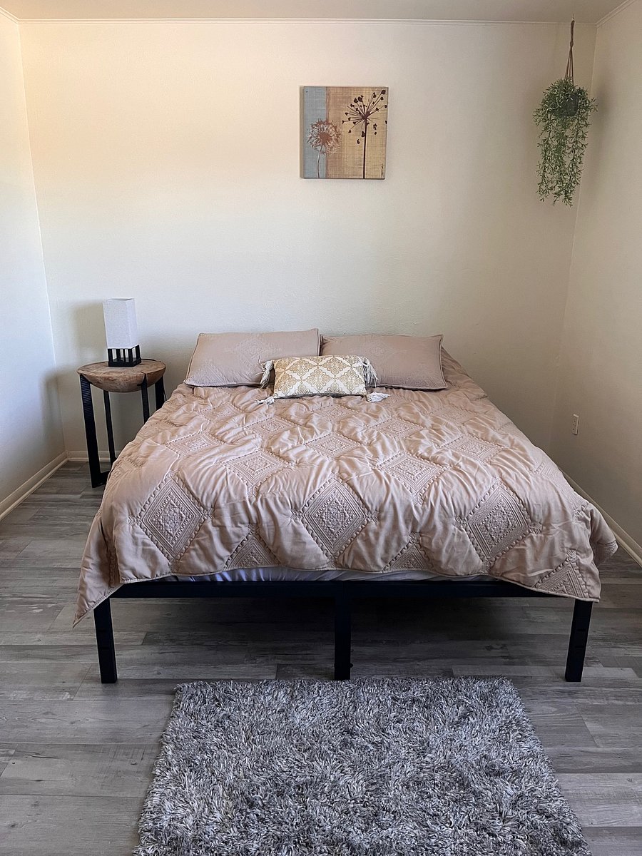 2nd BR has a Queen size bed.