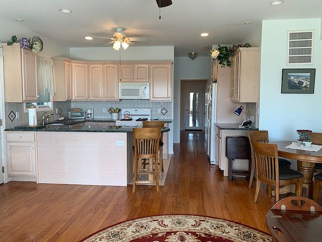 Furnished Finder property 445134_1 photo 3