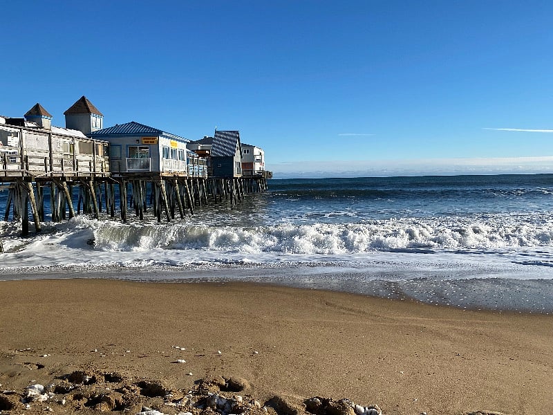 High tide or low tide this beach is wonderful.