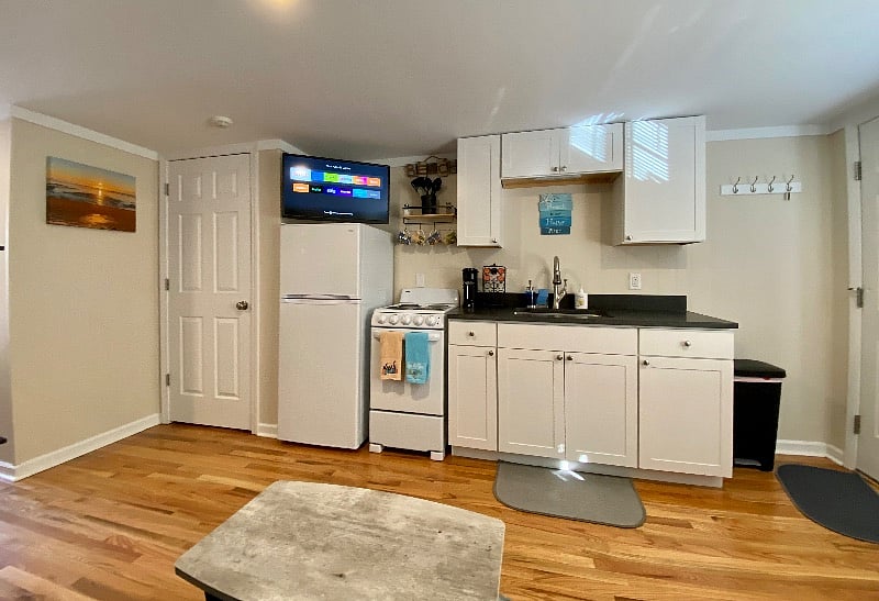 Fully stocked brand new kitchen.