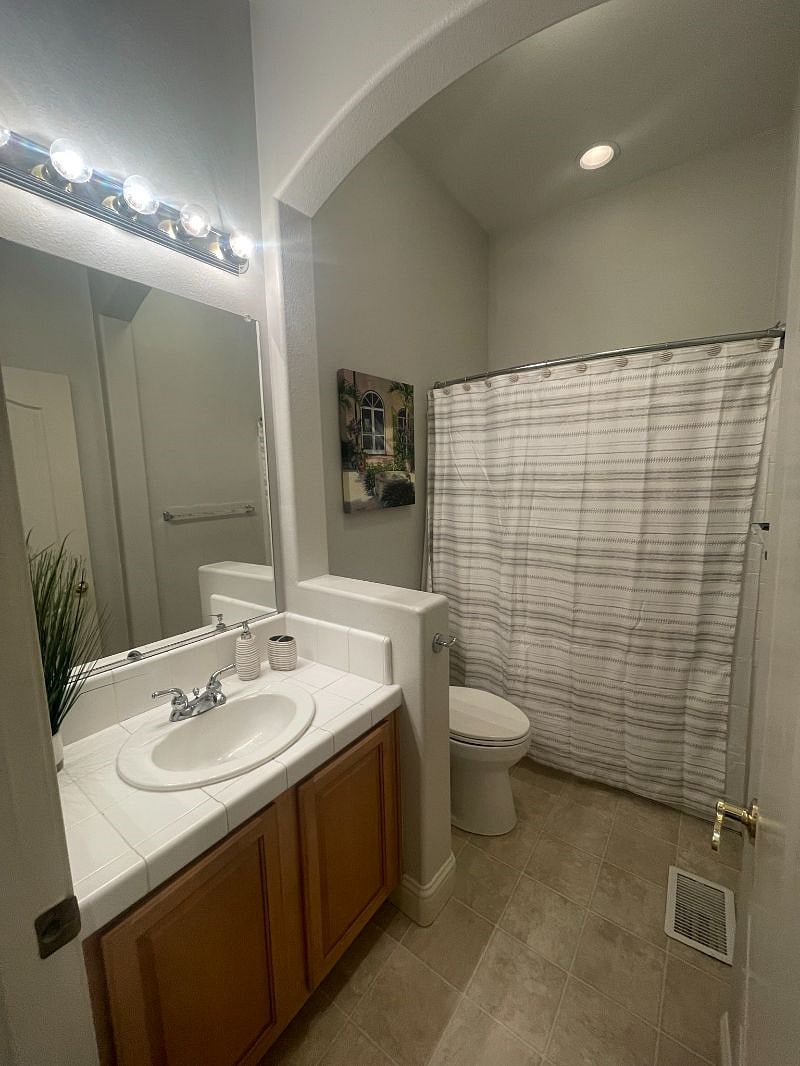 Furnished Finder property 445222_1 photo 10
