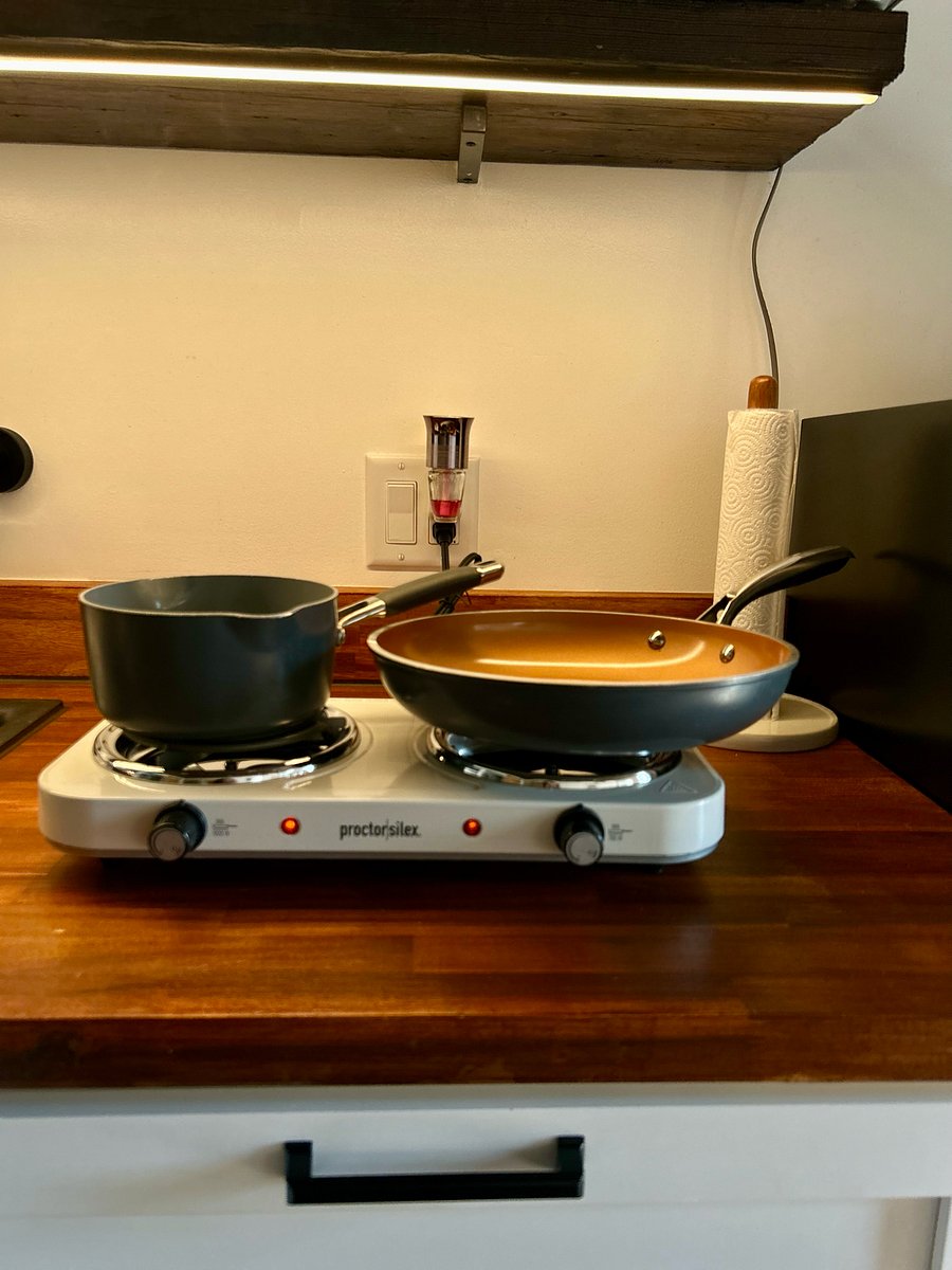 5 star Proctor Silex Electric Stove Double burner cooktop. 8" Frypan and 2QT Covered Saucepan