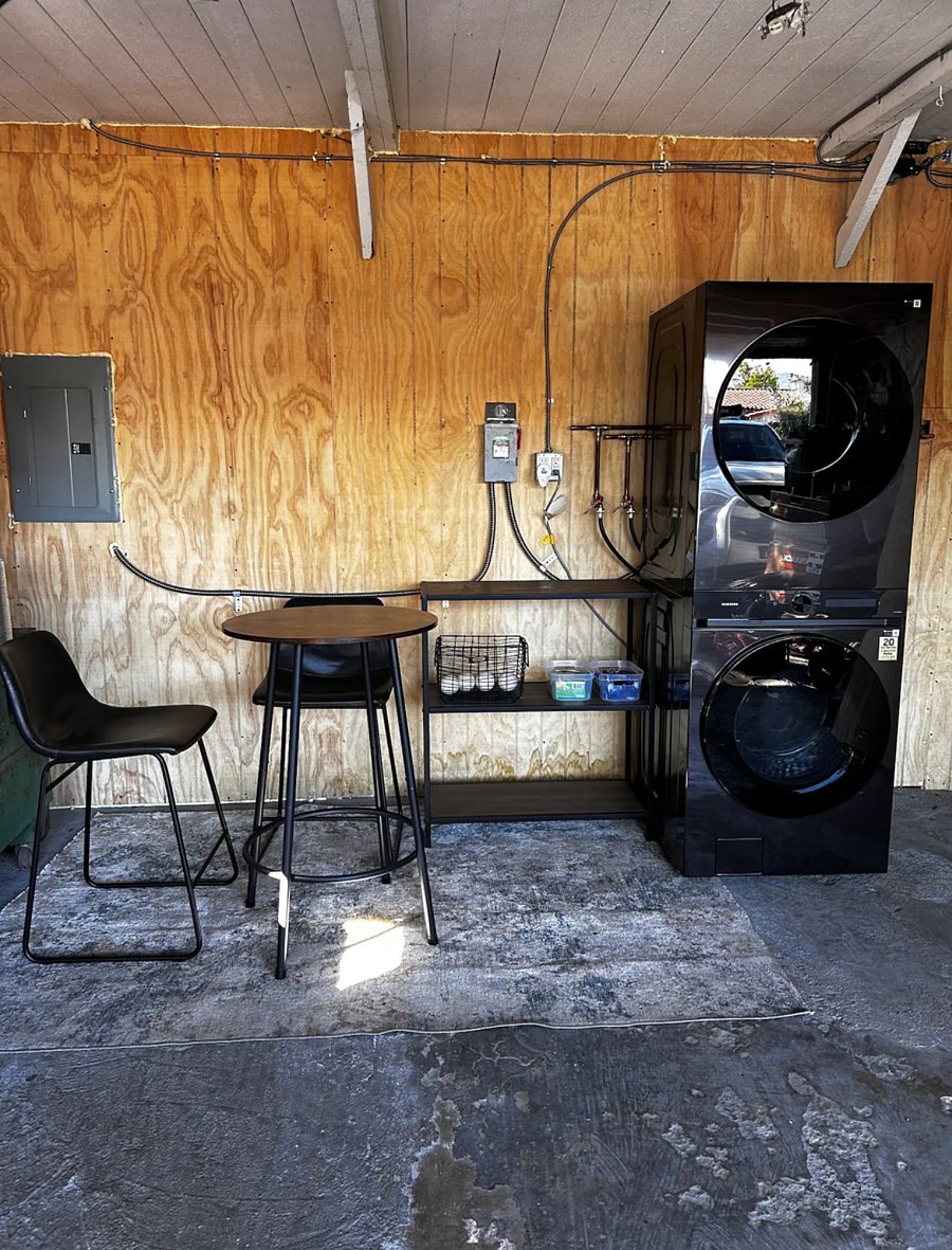 New Samsung Washer and Dryer Unit- Pods and Dryer Sheets are provided.