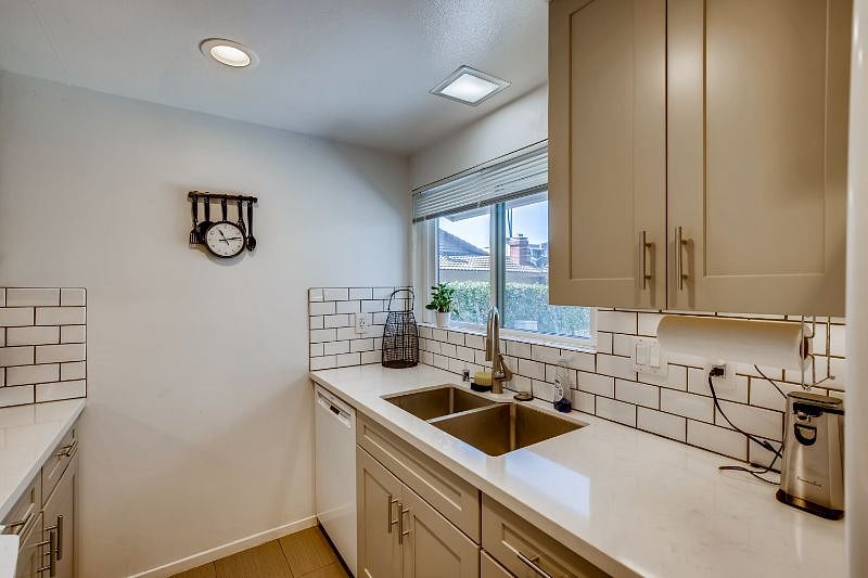 Furnished Finder property 445278_1 photo 3