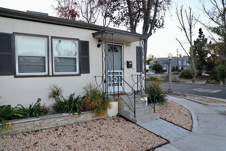 Furnished Finder property 445403_2 photo 16
