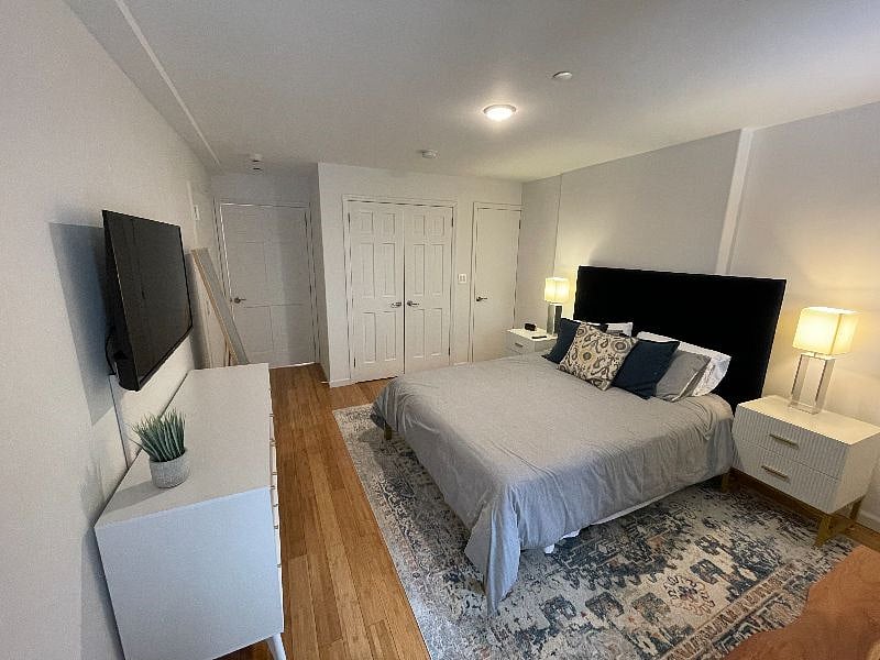 Queen size bed