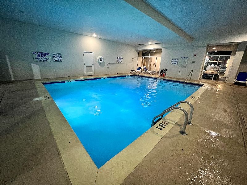 Year-round indoor heated pool and hot tub!