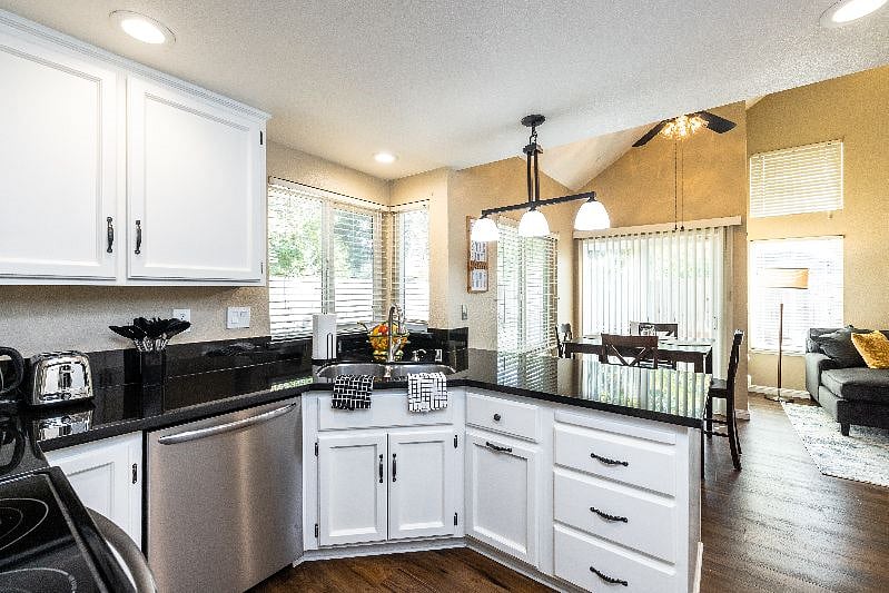Furnished Finder property 445529_1 photo 16