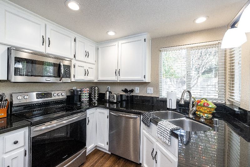 Furnished Finder property 445529_1 photo 8