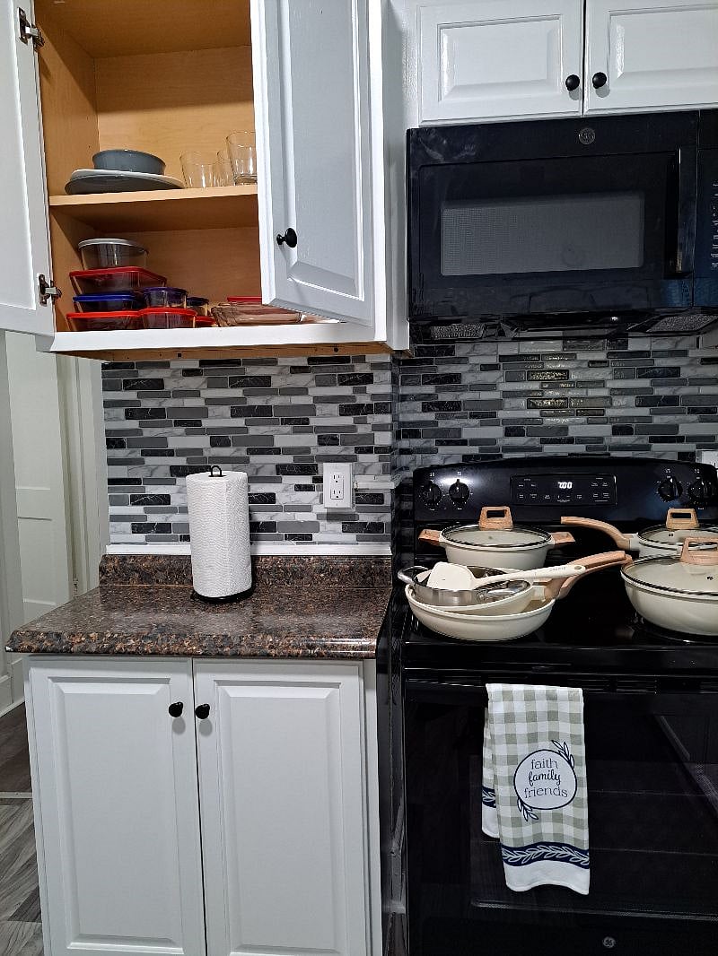 Furnished Finder property 445546_3 photo 15