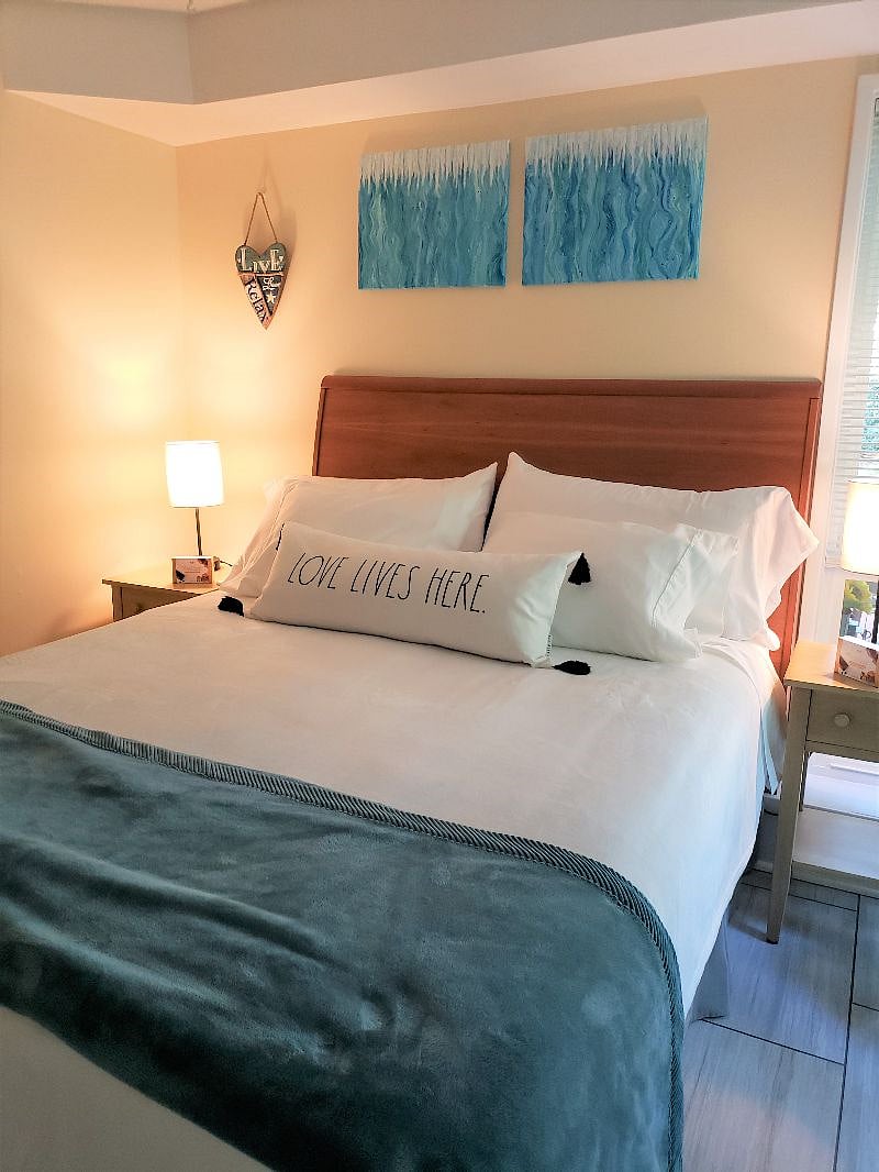 Queen bed