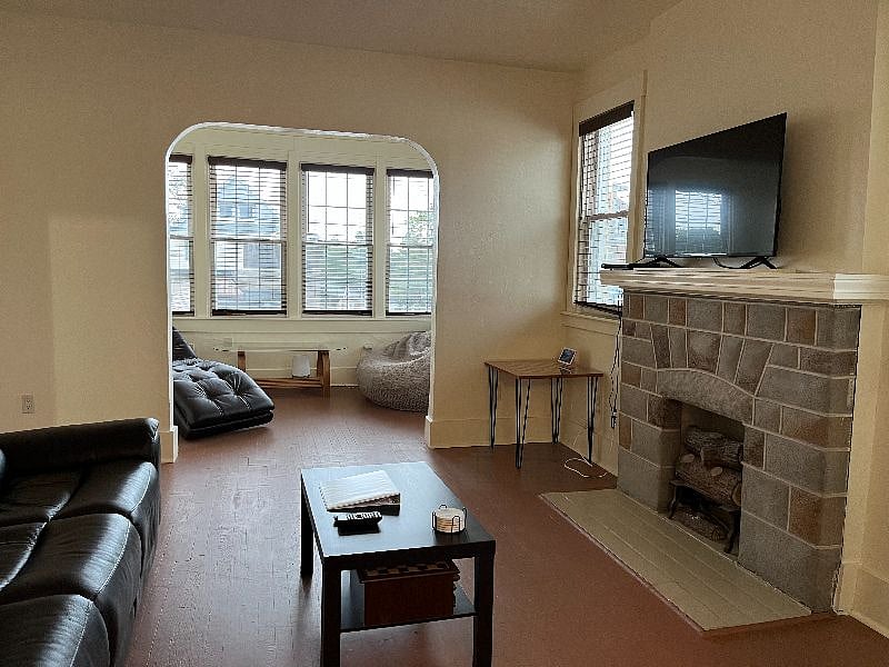 Furnished Finder property 445733_2 photo 3