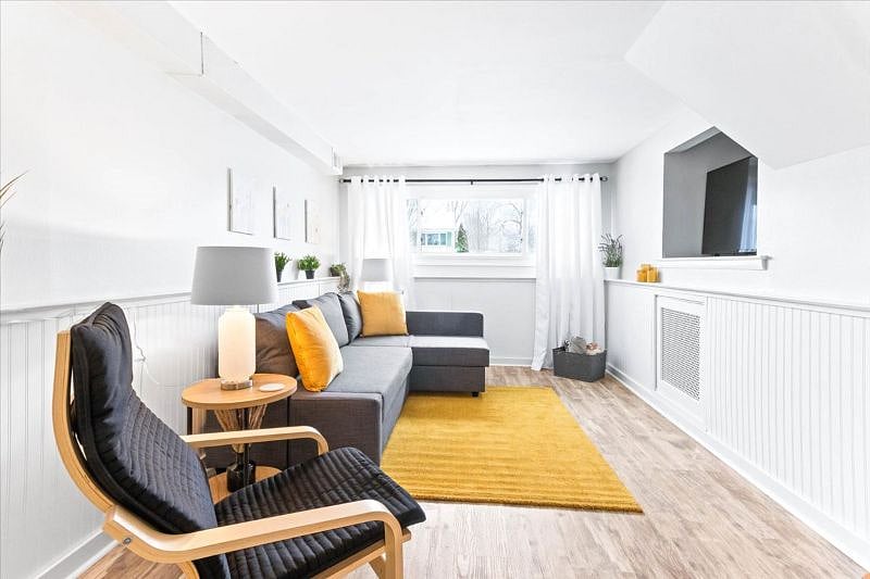 Family Room with 50" Smart TV