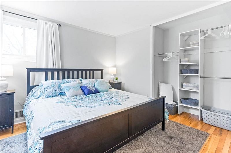 Open closet system
