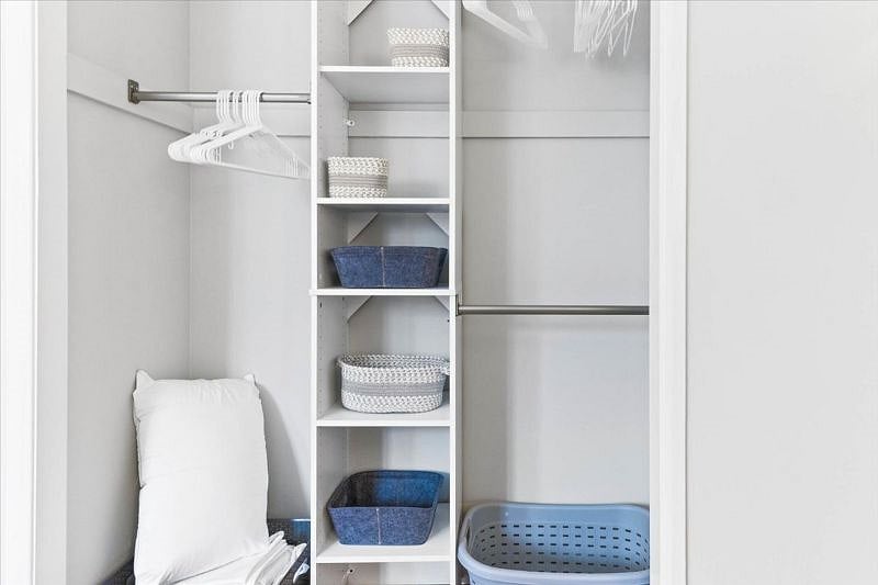 Closet system