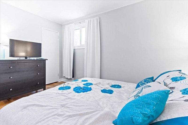 Smart TV in room