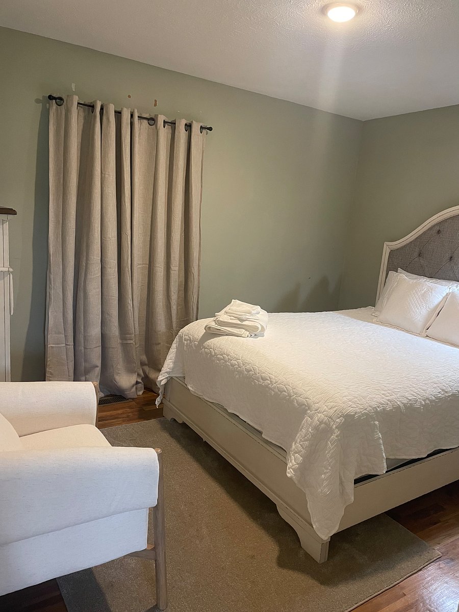 Furnished Finder property 445992_1 photo 11