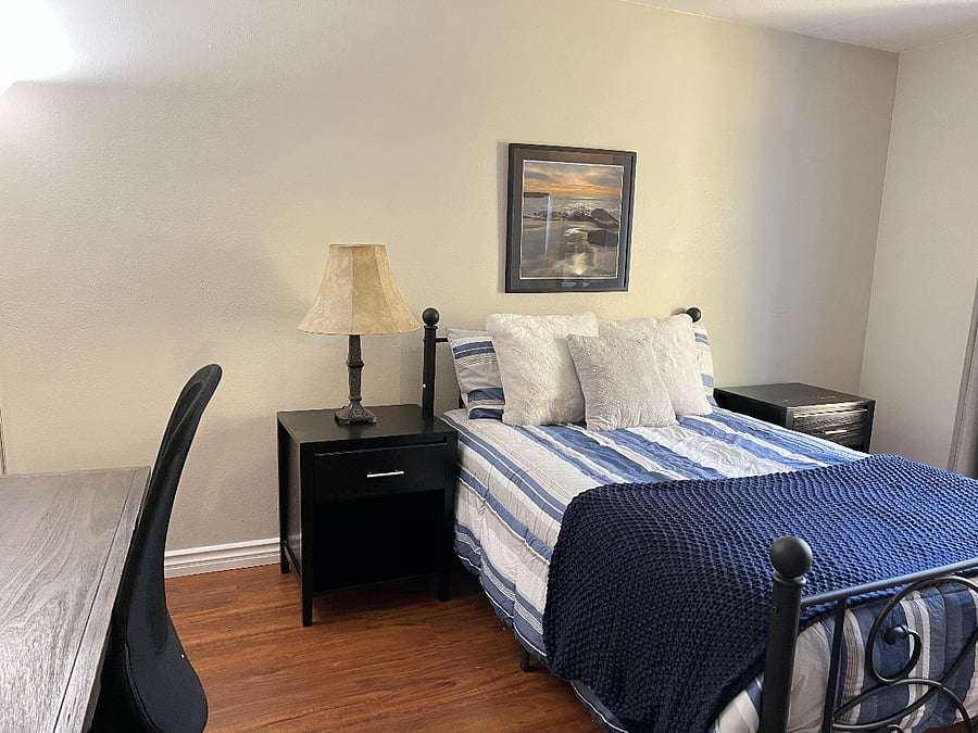 Furnished Finder property 446192_1 photo 3