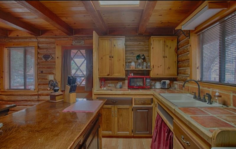 Furnished Finder property 446226_1 photo 3