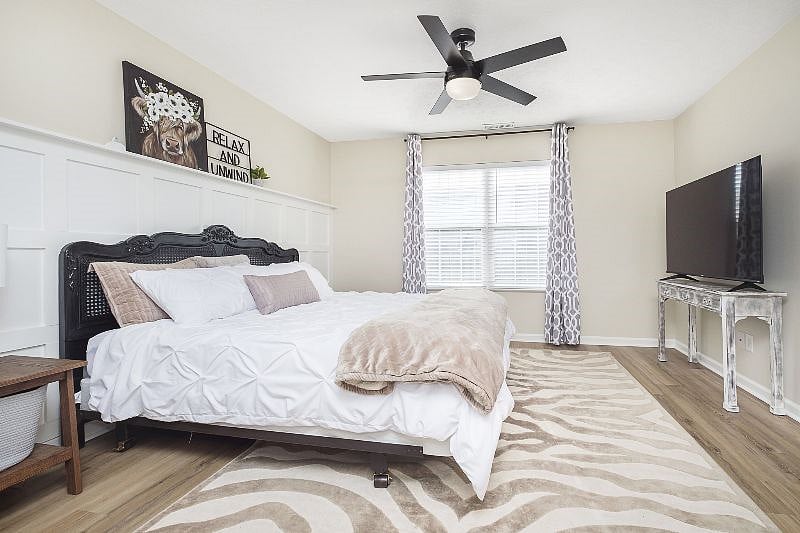 Owners Bedroom, King bed, TV and large walk-in closet