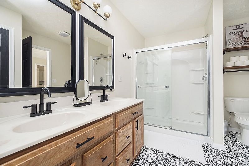 Owners Bathroom