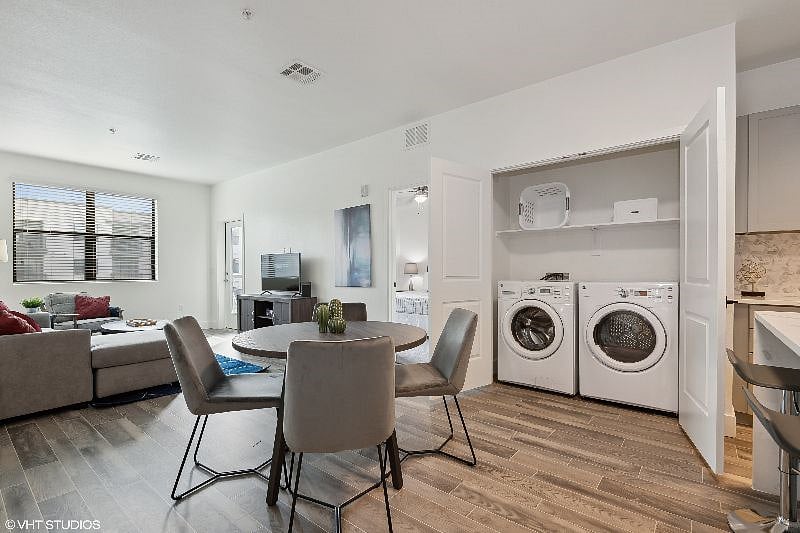 Furnished Finder property 446574_1 photo 16