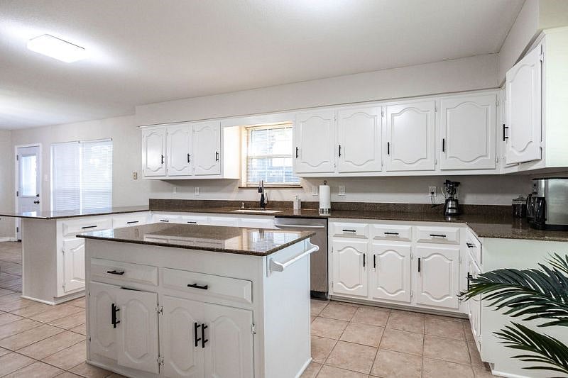 Furnished Finder property 446587_1 photo 4