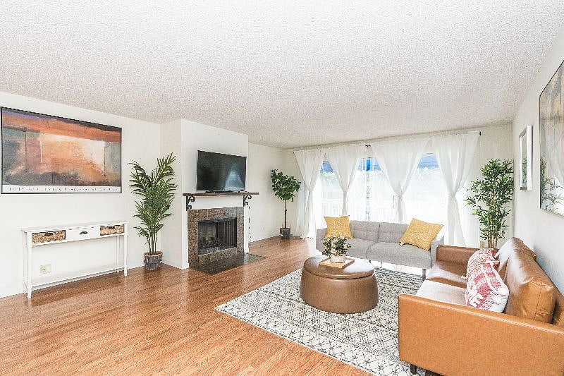 Furnished Finder property 446634_1 photo 3