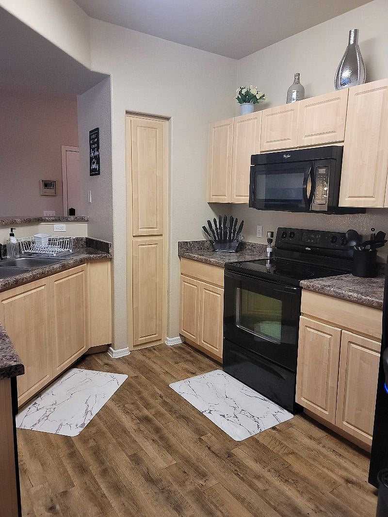 Furnished Finder property 446712_2 photo 12