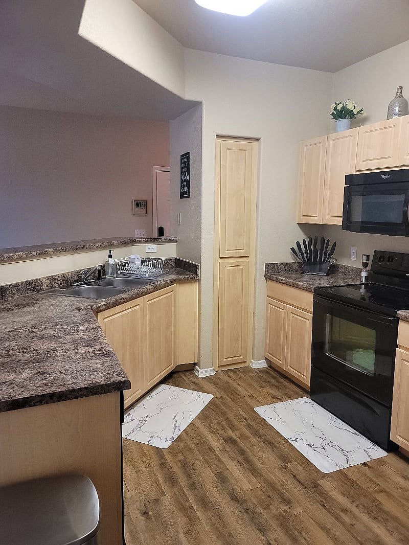 Furnished Finder property 446712_2 photo 11