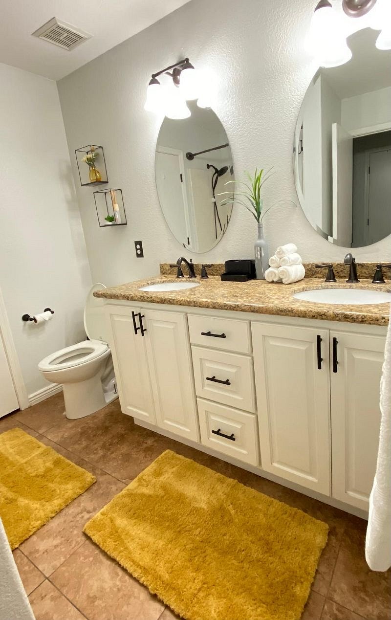 Full bathroom