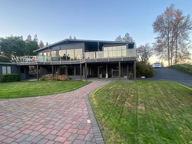Back of house facing the Lake Yapps