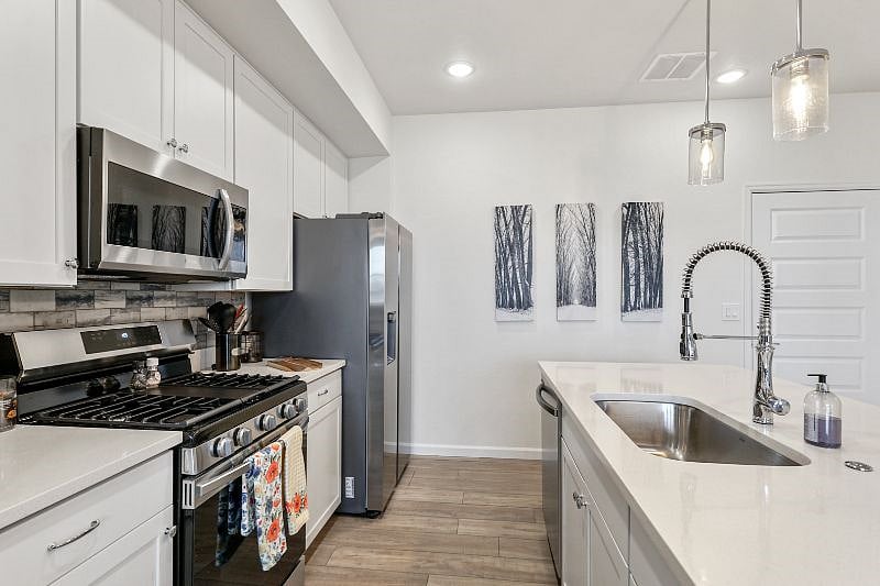 Furnished Finder property 446777_1 photo 23