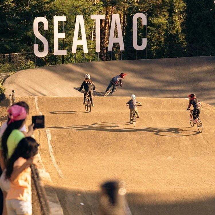 Close proximity to the SeaTac BMX park (.5 miles away)