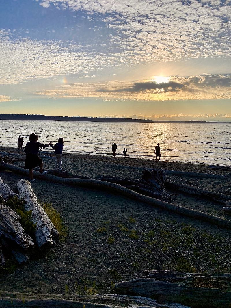Catch the sunset over the Olympic Mountains and the Puget Sound at Seahurst Beach Park (3 miles away).