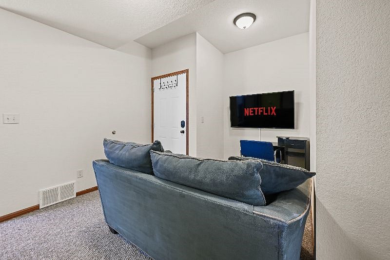 Furnished Finder property 446800_1 photo 8