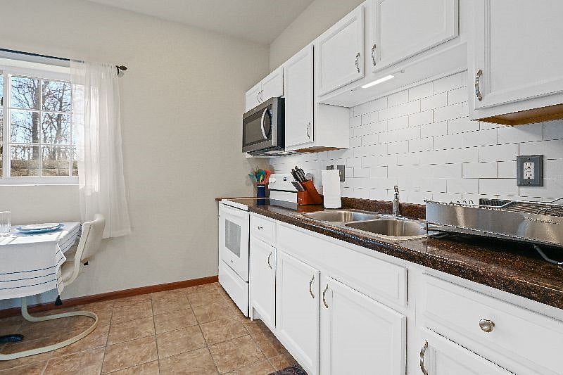 Furnished Finder property 446800_1 photo 14