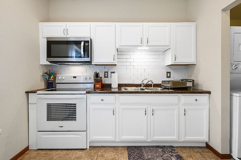 Furnished Finder property 446800_1 photo 16