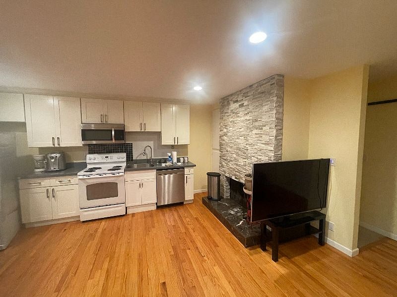 Furnished Finder property 446820_1 photo 9