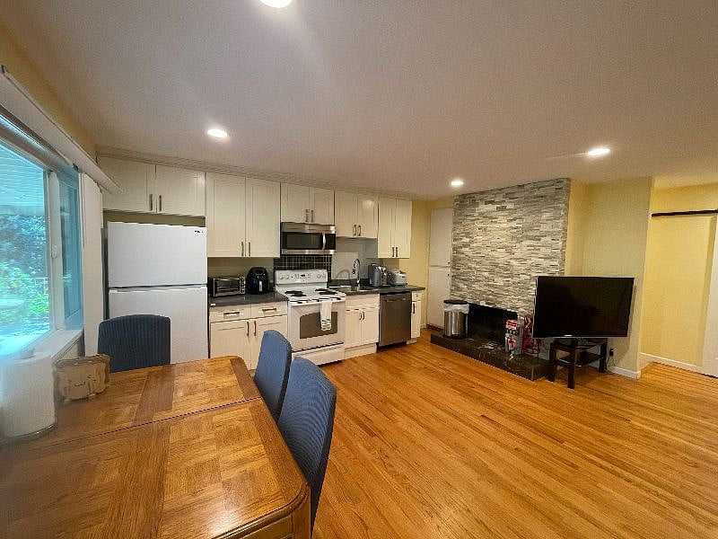 Furnished Finder property 446820_1 photo 14
