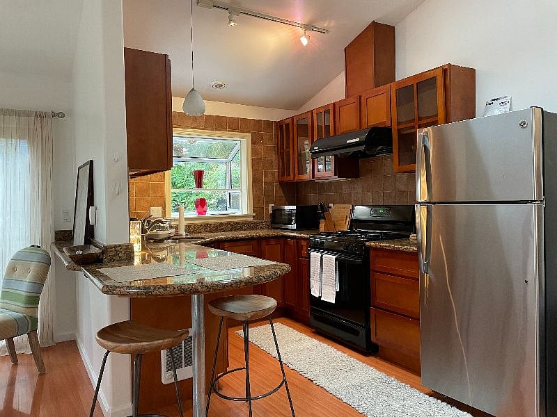 Kitchen with Eat In Counter