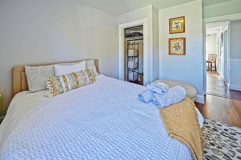 Furnished Finder property 446854_1 photo 11