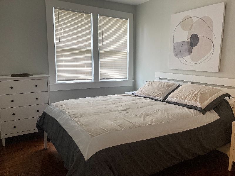 Queen bedroom 2