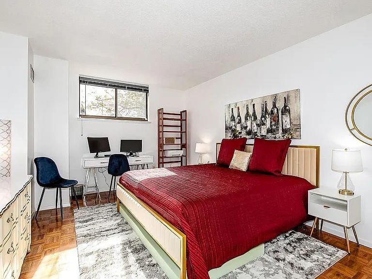 Bedroom with King Size Bed