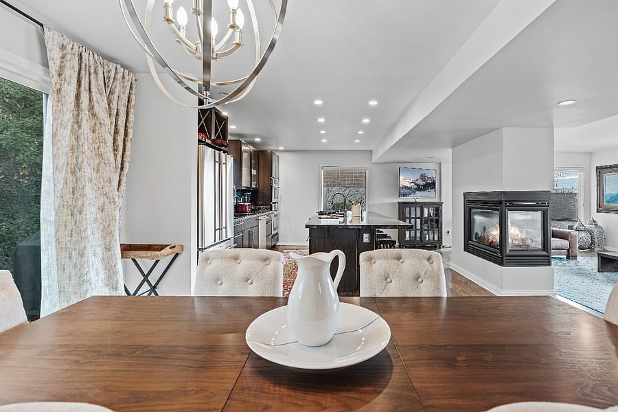 Dining table - kitchen